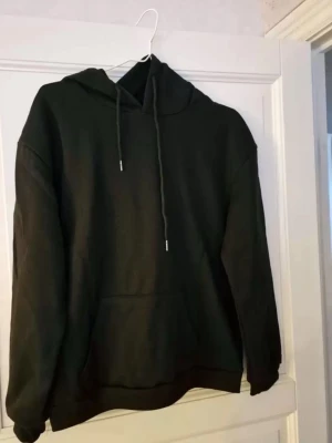 Hoodie med tryck - Ej använd