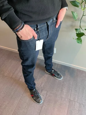 Tiger of Sweden jeans  - Helt nya jeans ifrån tiger of Sweden med prislappen kvar på. Storleken är W29 L32 i modellen evolve vilket är Slimfit. Kvitto kan visas privat 