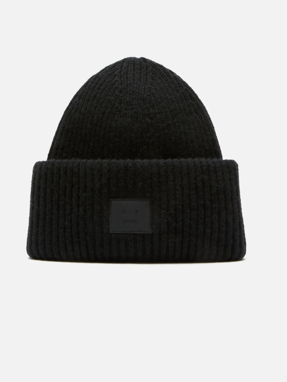 Svart acne mössa