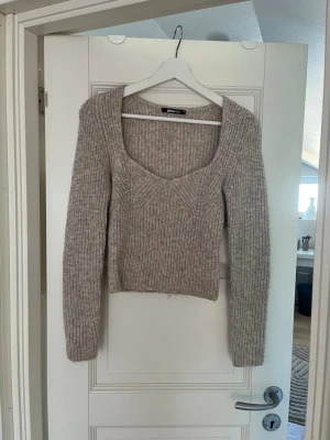Beige ribbstickad tröja - Stickad Gina tricot tröja