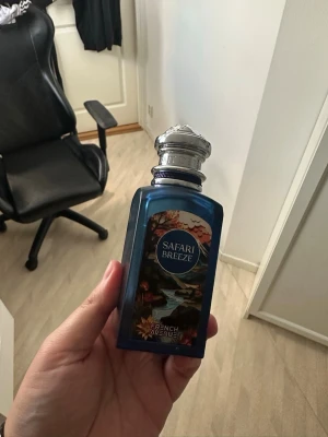 Liam Grey, Vulcan Feu, Safari Breeze. I ett köp - Vill rensa ut min parfym kollektion. Inte intresserad av byte. Obs! Förpackningarna saknas!