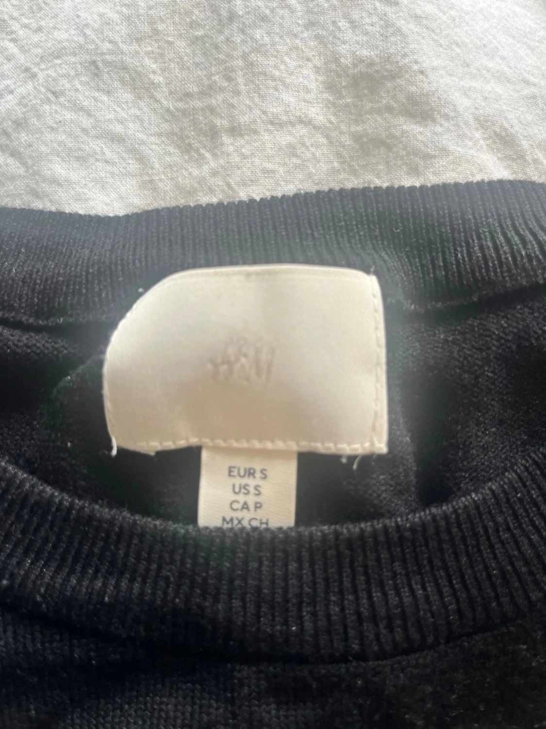 Svart kortärmad topp från H&M - 1