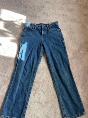 Jack & Jones jeans barn  - Fina jeans som knappt är använda. 