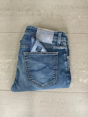 Jacob Cohën Jeans  - Säljer nu dessa Jacob Cohën Jeans, mått ca 40,5 och 102 cm. skriv för fler bilder/frågor🙌🏼