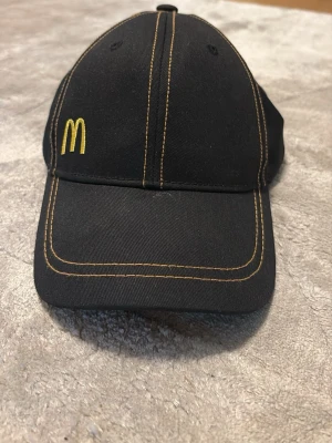 McDonald’s keps - McDonald’s keps som knappt är använd, inga skador eller fläckar
