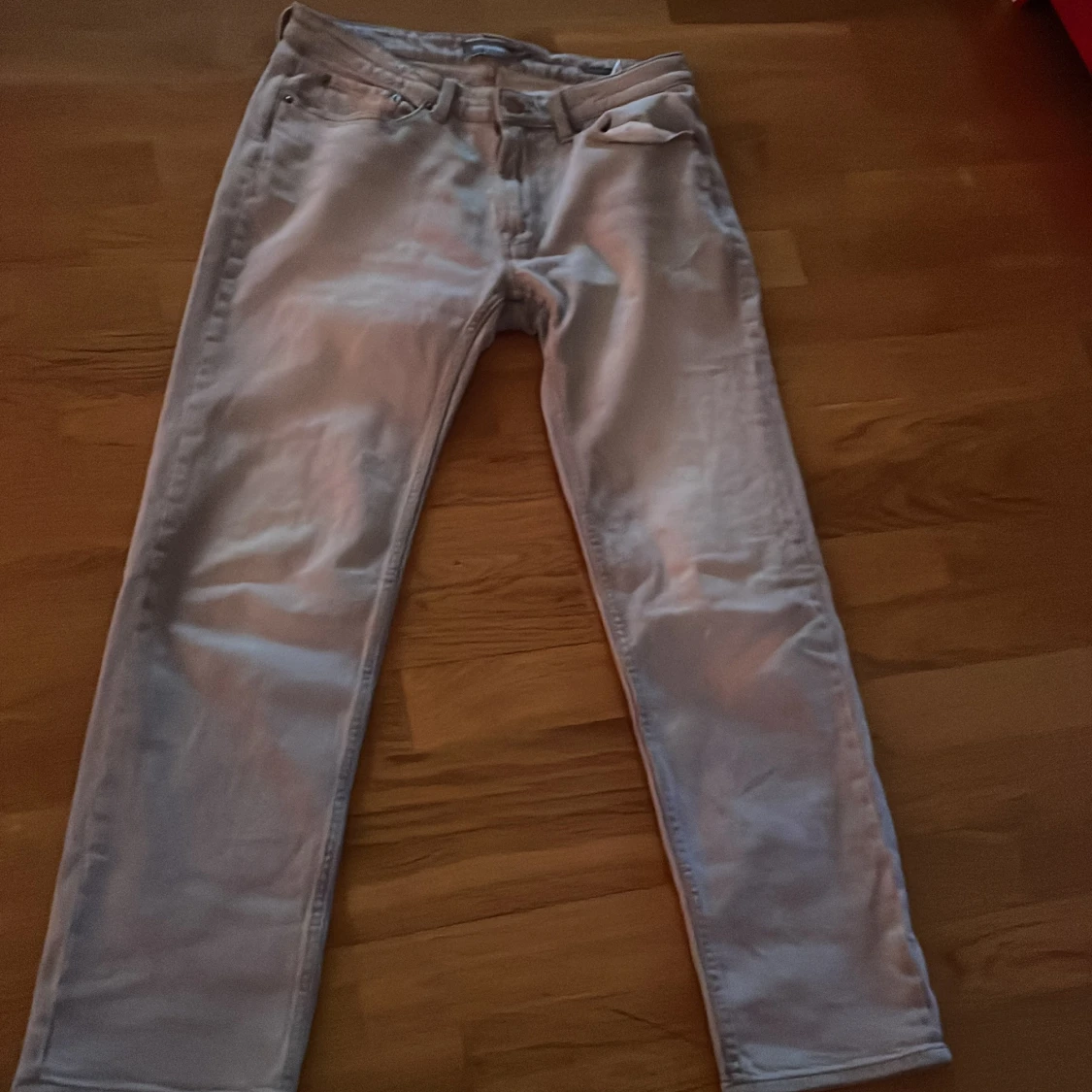 Beige jeans från Dressmann