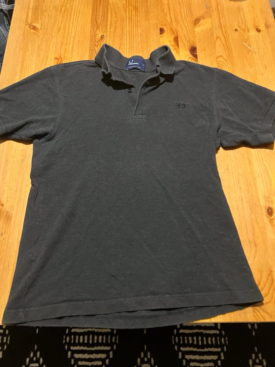 Mörkgrå pikétröja fred Perry  - 1