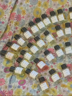 Essnce splitpaket  - 6 stycken 2 ml glasdekanter med spray 🔅Välj bland dofterna som finns på listor bland bilderna 