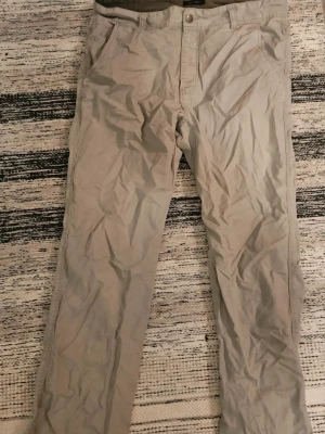 Fina jeans för alla  - Fina jeans.  Stl 33-34 Passar till alla. 