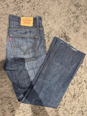 Vintage Levi’s jeans - Vintage Levi’s jeans med super snygg tvätt. Passar mer 32/32