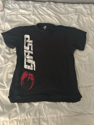 Svart GASP t-shirt med tryck - Overzised gym tshirt från gasp. 
