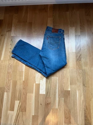 Levis 501 - Hej säljer ett par fin Levis 501 i ganska bra skick, i storlek w31 l32 hör av er vid frågor😊