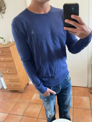Ralph lauren tröja - Säljer nu denna riktigt snygga ralph lauren tröja!🙌 Skick: 9/10🌟 Storlek: S🤝 Hör gärna av er vid frågor eller funderingar!🤗