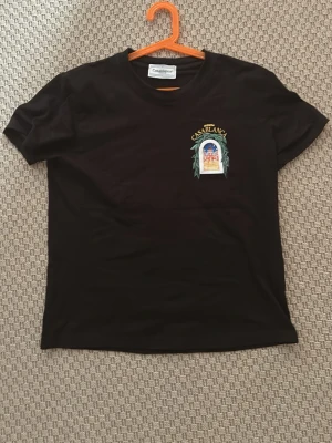 Svart Casablanca t-shirt med tryck - Aldrig använd ganska liten för m tycker jag passar s