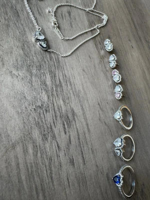 Ring 💍  - 199 per styck, storlek 7 vid varje ring.😁