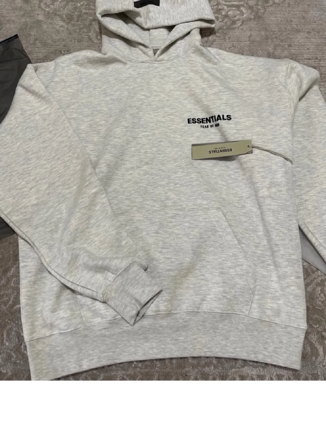 Ljusgrå Essentials hoodie med huva