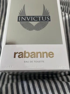 Ny Invictus rabanne edt. 100ml  - Sprillans oöppnad invictus rabanne edt, plasten runt boxen är kvar.