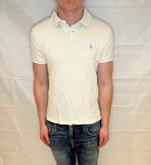 Polo Ralph Lauren Slim Fit Polo White Men's - Vit slim fit pikétröja i bomull, begagnad men i gott skick.