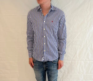 Morris Shirt Checked Men's - Rutigt herrskjorta i 100% bomull, begagnad i mycket gott skick.
