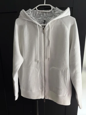 Cd hoodie - Helt oanvänd, pris kan diskuteras vid snabb affär.