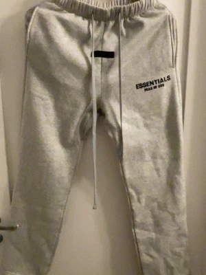 Essentials pants - Fits s/m