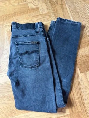 Nudie jeans - Modell grim trim!