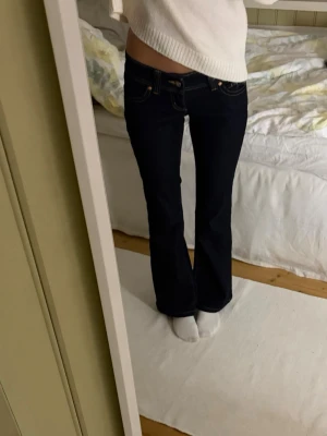 Abrand jeans - Säljer dessa då jag köpt en storlek som passar bättre, dom är knappt använda och väldigt snygga💕
