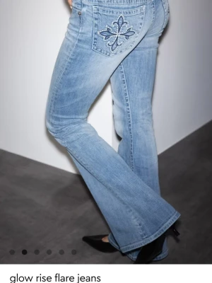 Gina tricot jeans tall - Söker dessa jeans i tall från gina i storlek 36, eller 38. (Dem har inte från 14+) Därg spelar ingen roll. Hör gärna av dig om du vill sälja såna💗 Säljer alltså inte!