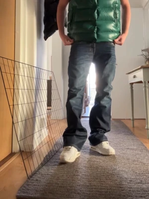 Vintage diesel bootcut jeans  - Vintage diesel bootcut jeans i storlek W 28 L 32.  Är ca 175 cm lång på bilden 