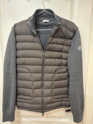Grå moncler cardigan - Strlk L använd 5-8 gånger 