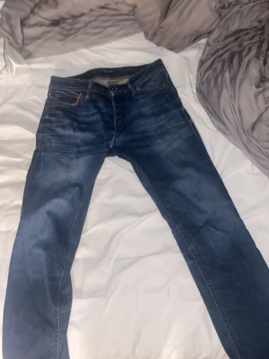Jack and Jones jeans  - Säljer mina Jack and Jones jeans då dom börjar bli för små. Storlek 30/30. Nypris 900