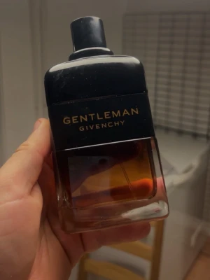 Givenchy Gentleman Reserve Privee EDP 200 ml - Kvitto finns. 200 ML