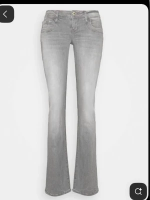LTB jeans - As snygga populära lågmidjade bootcut ltb jeans i modellen. Valerie. Intressekoll❤️
