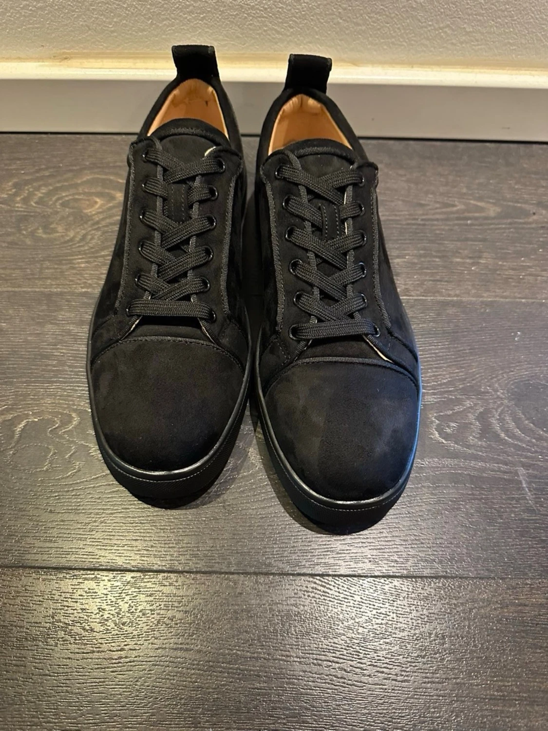 Svarta sneakers med röd sula - 1