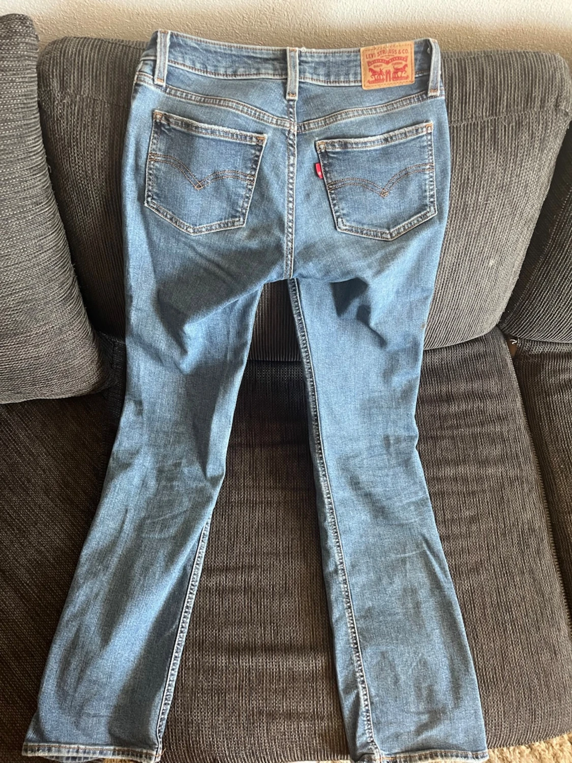 Ljusblå bootcut jeans från Levi's - 1