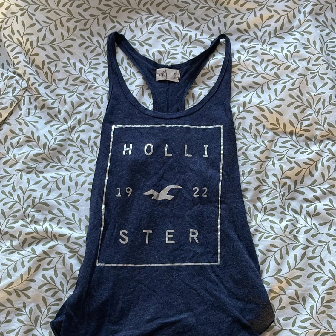 HOLLISTER linne
