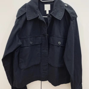 Vår jacka  - Jacka från H&M, storlek S. Köparen står för frakt 