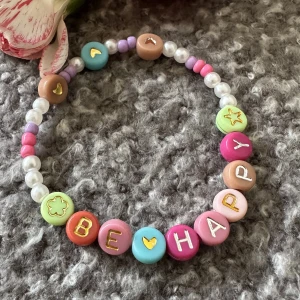 Armband  - Armband Be ❤️ Happy Kan posta ( 49kr inkl frakt )