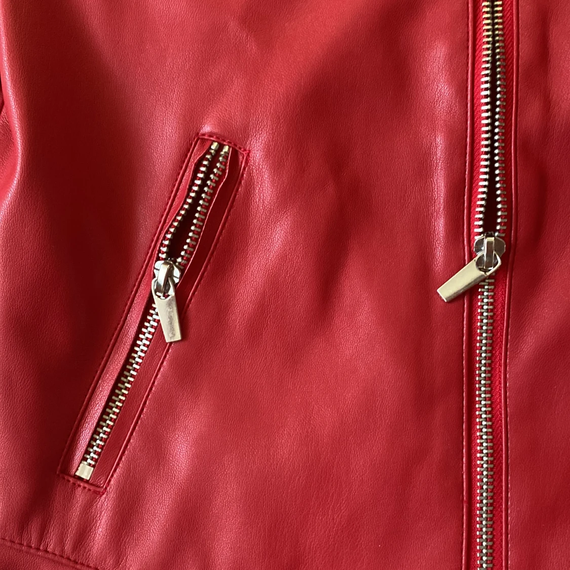 HELT NY! Zara skinn jacka i röd färg WOW! - 91