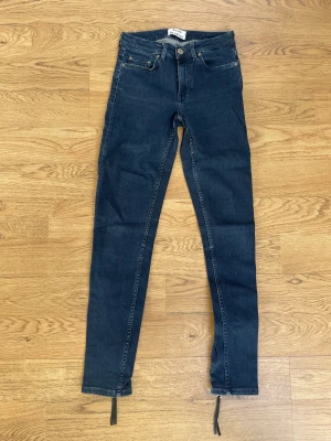Acne Jeans - Acne jeans med mycket stretch 