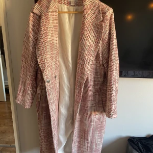 Kappa dam H&M - Fin vår/höstkappa från H&M. Nyskick.