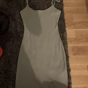 grå/grön klänning 