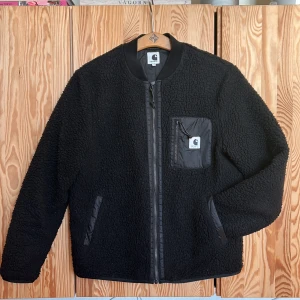 Carhartt Fleece M - Svart Teddy fleece i M från carhartt 🖤bra condition 🥰 