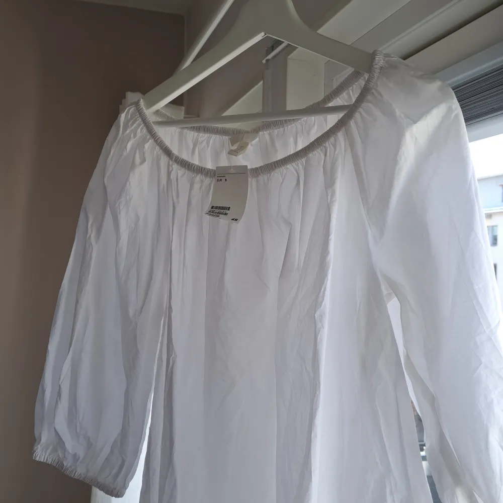 jättefin blus från hm, aldrig använd och lite oversize i modellen. Puserot.