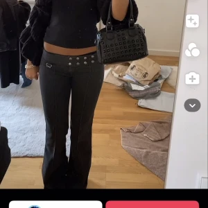 Diesel jeans - Säljer mina otroligt snygga och unika vintage jeans från diesel. Finns inte att köpa. I strl 26 och passar xs/s. I mycket bra skick.☺️❤️