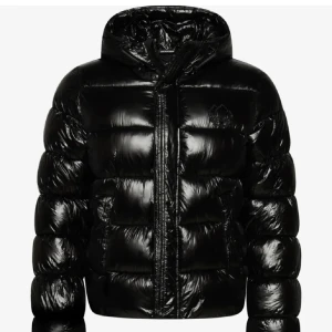 Jacka  - Säljer min super dry jacka för 900( pris kan diskuteras) stolek 36