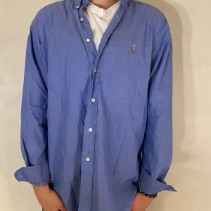 Ralph lauren skjorta  - Hej! Säljer nu min Skjorta från Ralph Lauren i storlek S fint skick. Tveka inte på att höra av dig om du har frågor! 