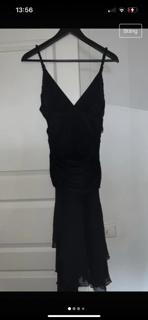 Svart klänning - Säljer då den ej används, storlek S skulle jag gissa på. (Står ej storlek) från Jean Paul. Skriv om du vill ha fler bilder t.ex hur den sitter på m.m🫶
