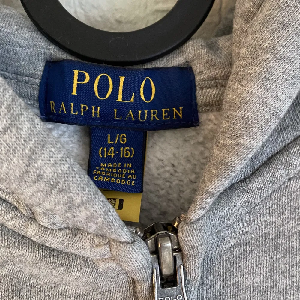 Fin Ralph Lauren zip up - använd fåtal gånger🤍. Hoodies.