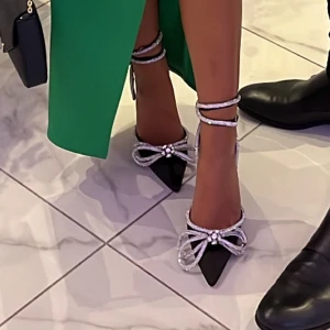 Klackar - Klackar med så fina detaljer!! 🖤säljs pga finns ingen användning